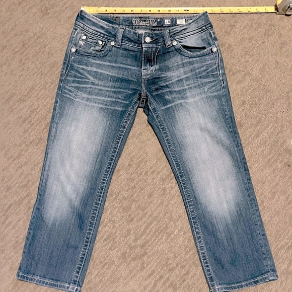 Miss Me Capris Sz28 Angel Wing Excellent Condition Hardly Worn, Beautiful Style - Picture 6 of 10